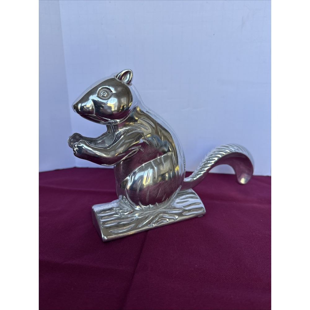 "Davy Crackit" Squirrel‎ On A Log Nutcracker Cast Aluminum